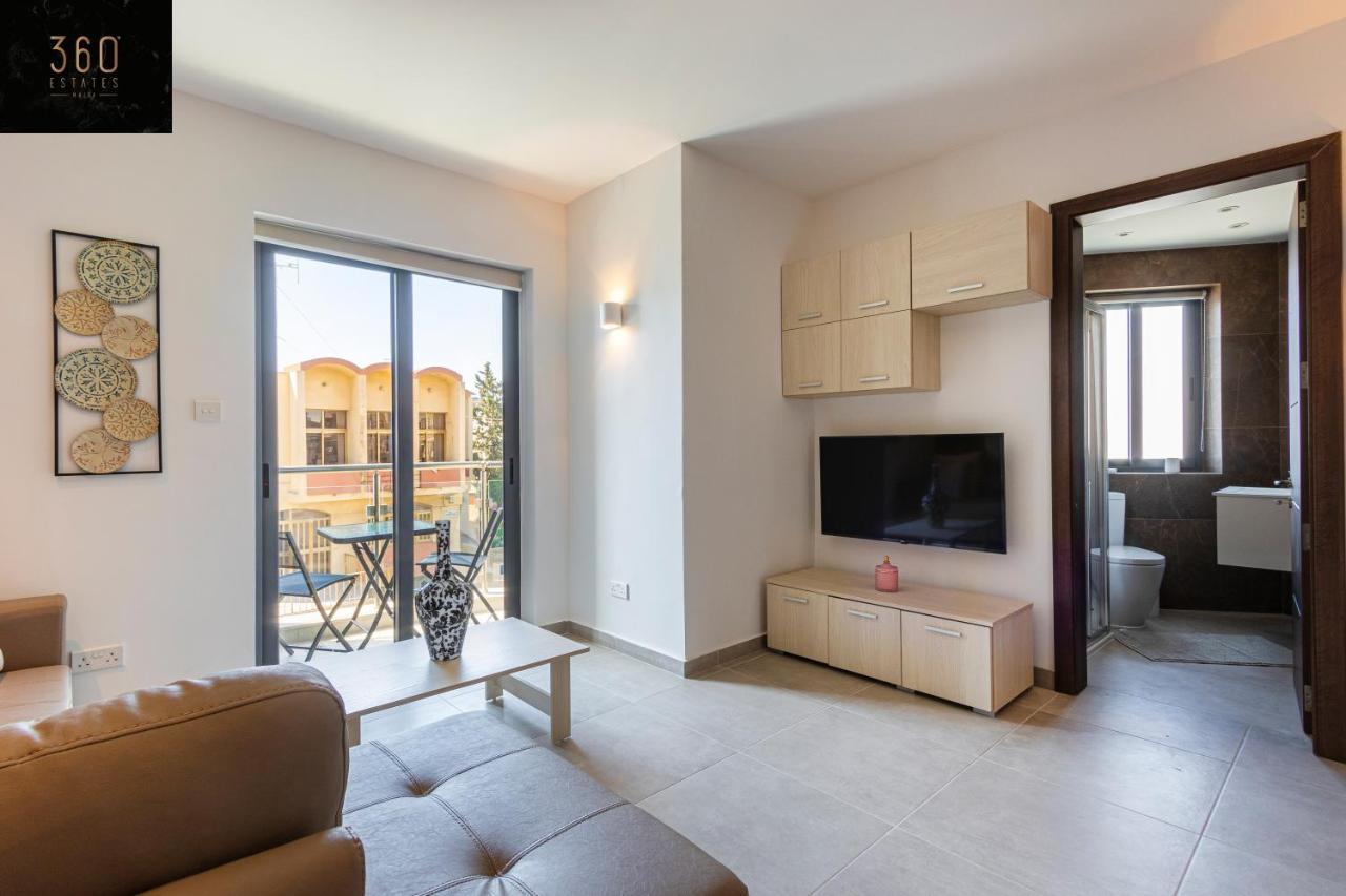 High-End Central Apt With Comfy Bed & Super Wifi By 360 Estates San Gwann Exterior photo
